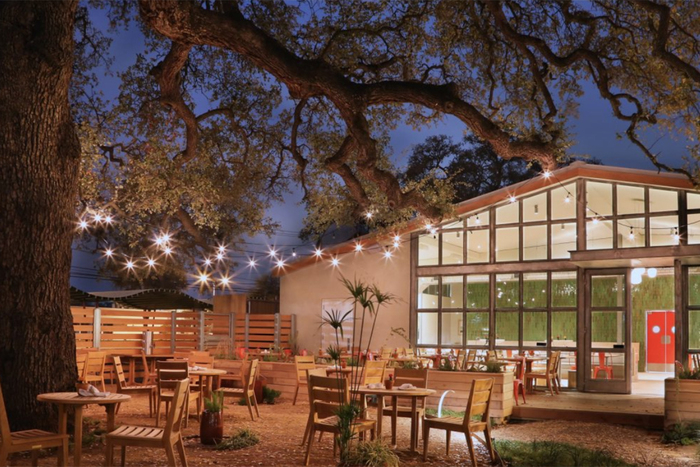 View of the outside dining patio at Vinaigerette off South Congress